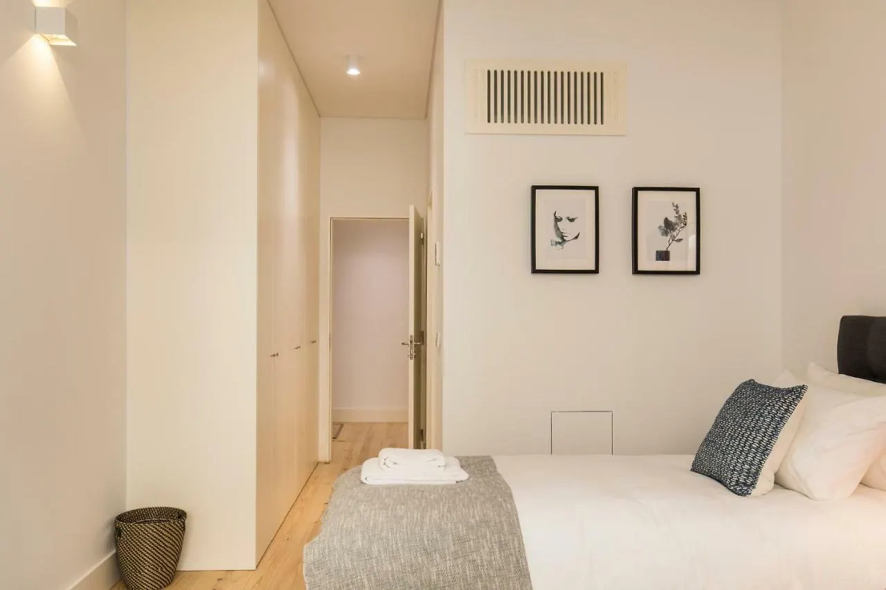 Lovelystay - Hidden Oasis With River View Lisbon Apartment